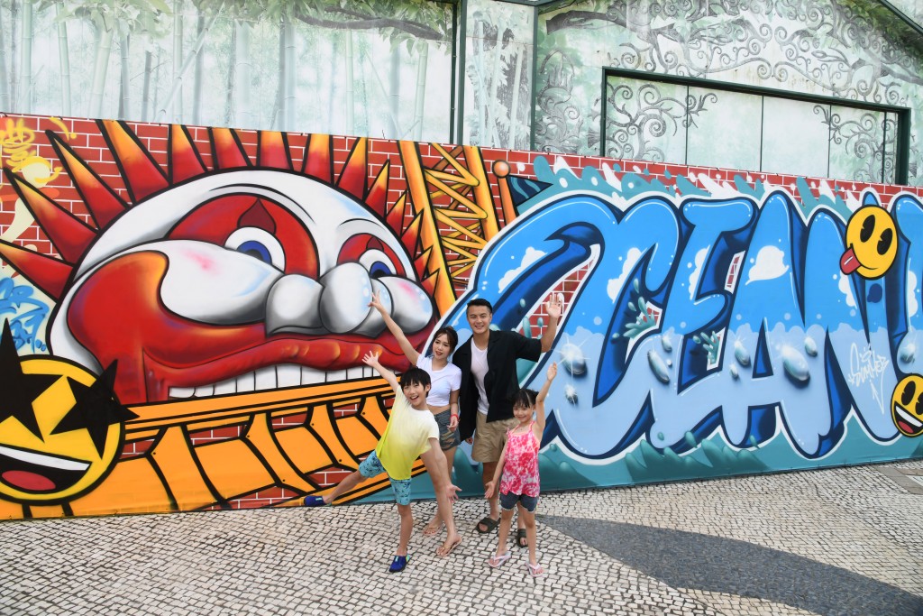 本地塗鴉藝術家Devil Wong創作了巨型塗鴉牆，充滿型格街頭風格。